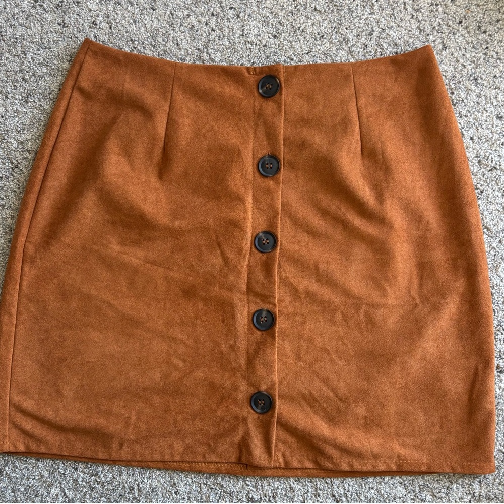 NWOT Camel Button-Front Women's Skirt Size: M
